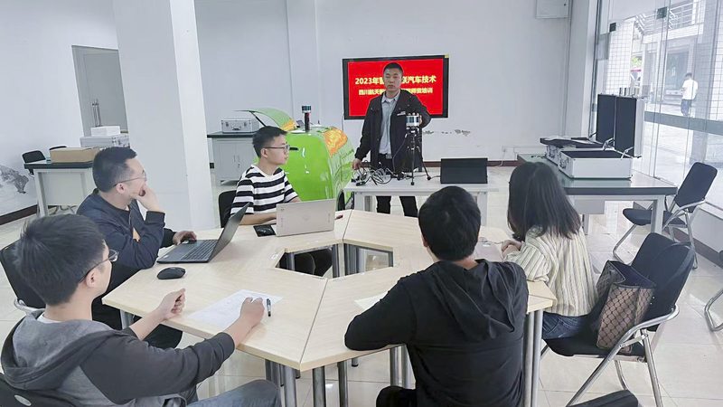 市政建造师培训费用通常由以下几个方面构成：